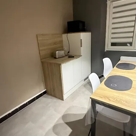 Maison Entre Lacs Et Montagnes *