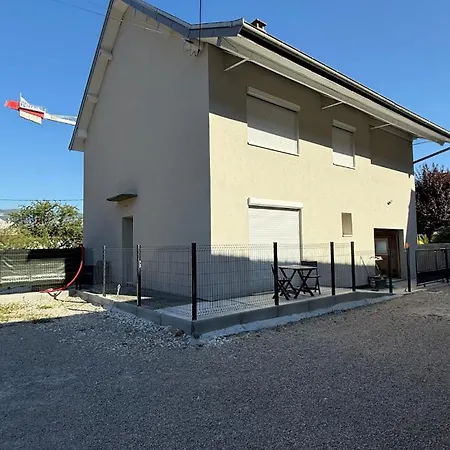 Maison Entre Lacs Et Montagnes Vakantiehuis *